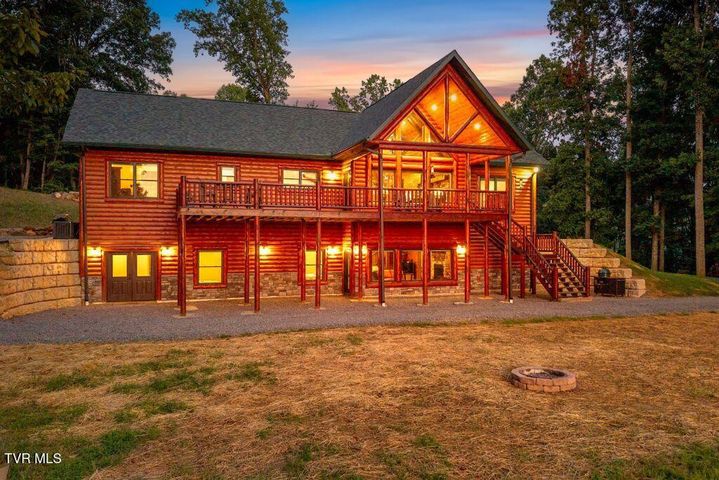 1st photo of 139 Lakeridge Lane