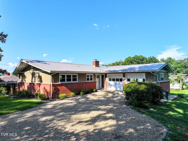 1st photo of 205 Haynes Boulevard