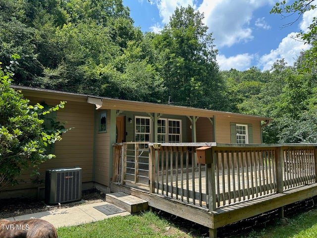 1st photo of 542 Sigman Hollow Road