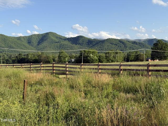 1st photo of 324 Bill Mauk Road