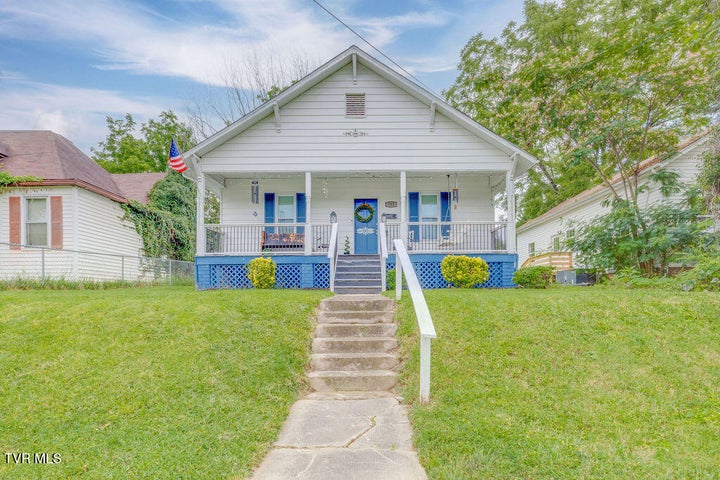 1st photo of 711 Fairview Avenue