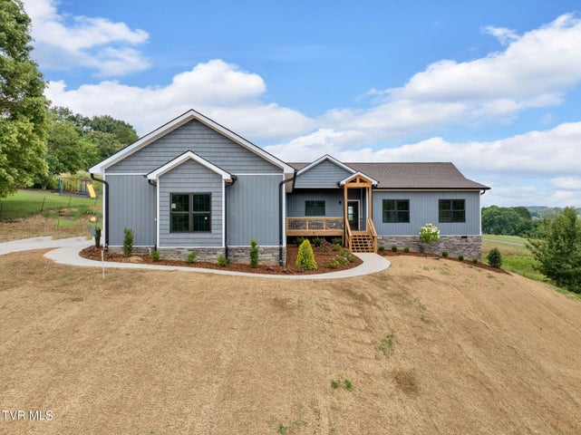 1st photo of 1208 Olde Oaks Drive