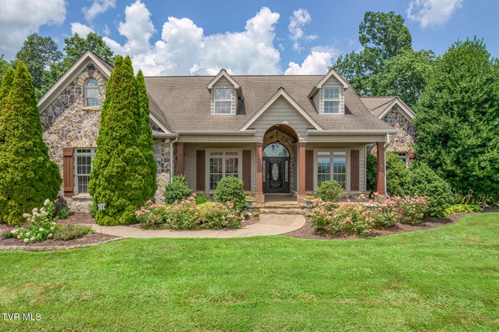 1st photo of 1184 Cliffview Circle