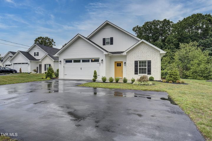 1st photo of 205 Mayflower Road