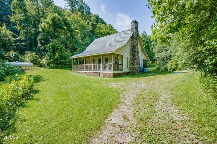 1st photo of 131 Gibson Hollow Road
