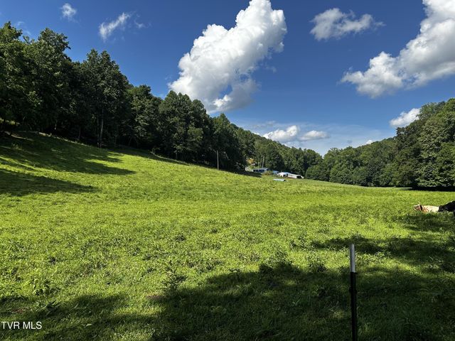 1st photo of 1013 Cloud Creek Road
