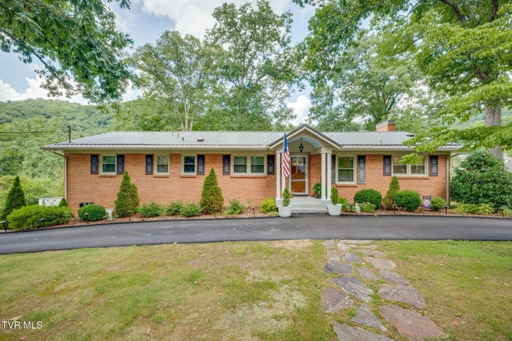 1st photo of 312 Timberlane Road