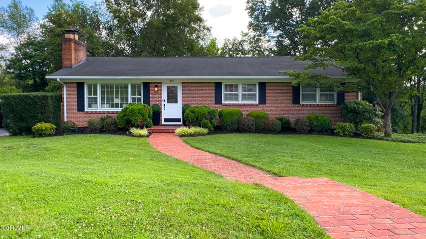 1st photo of 412 Brookwood Dr