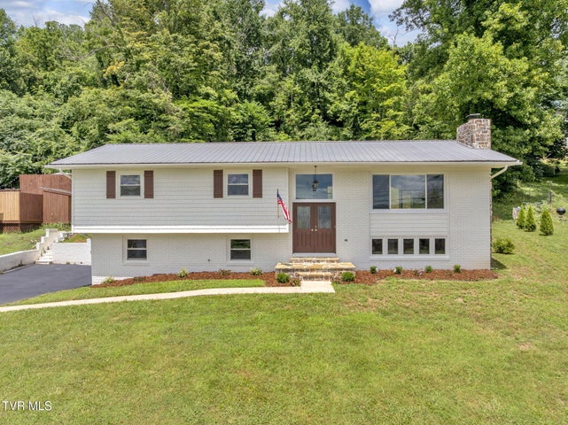 1st photo of 640 Foothills Road