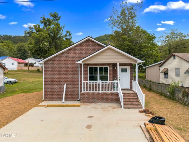 1st photo of 605 Brummit Street