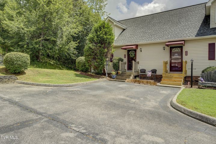 1st photo of 301 Hallbrook Drive