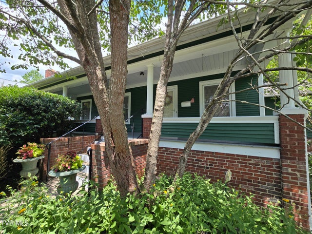 1st photo of 113 2nd Street