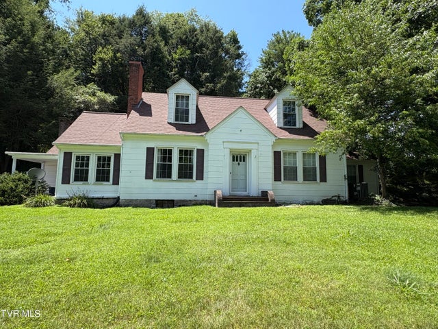 1st photo of 313 Centre Avenue Ne Avenue