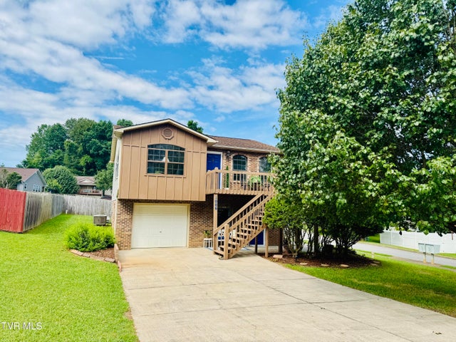 1st photo of 1006 Phillip Drew Drive