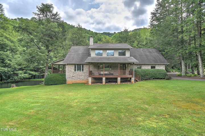1st photo of 122 Chase Drive