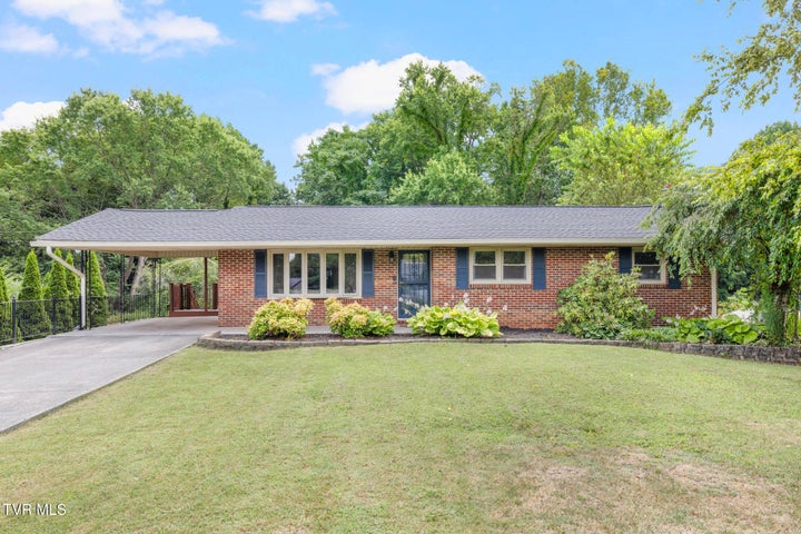 1st photo of 705 Hilltop Drive