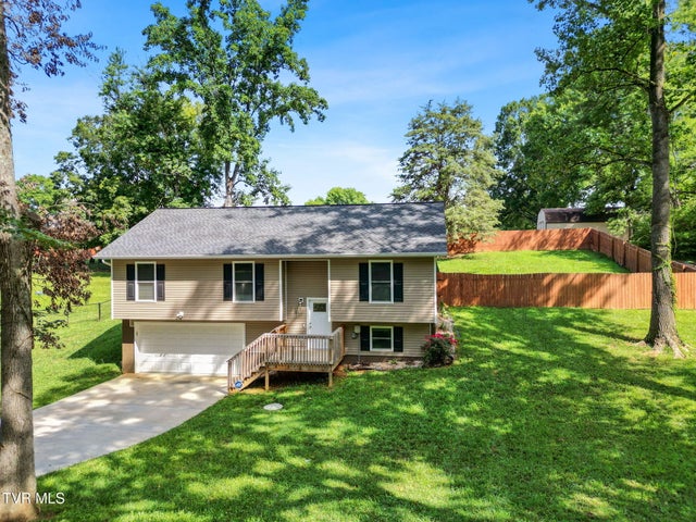 1st photo of 135 Woodcrest Drive