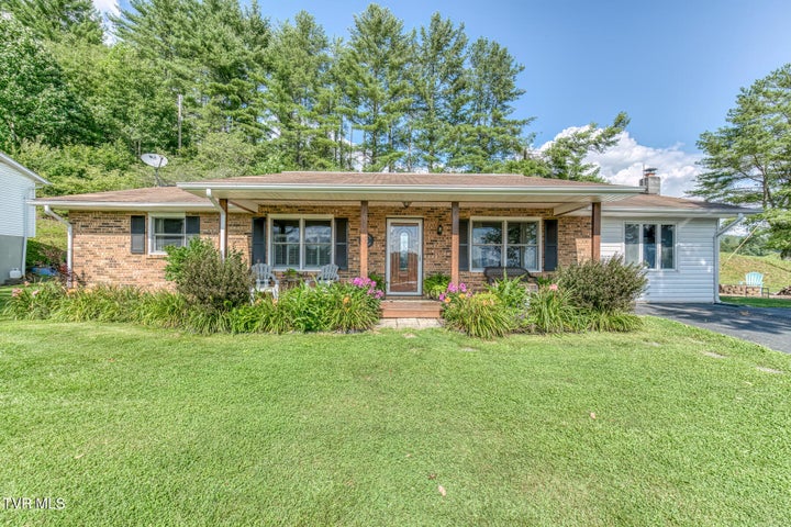 1st photo of 2711 Pleasant Valley Road