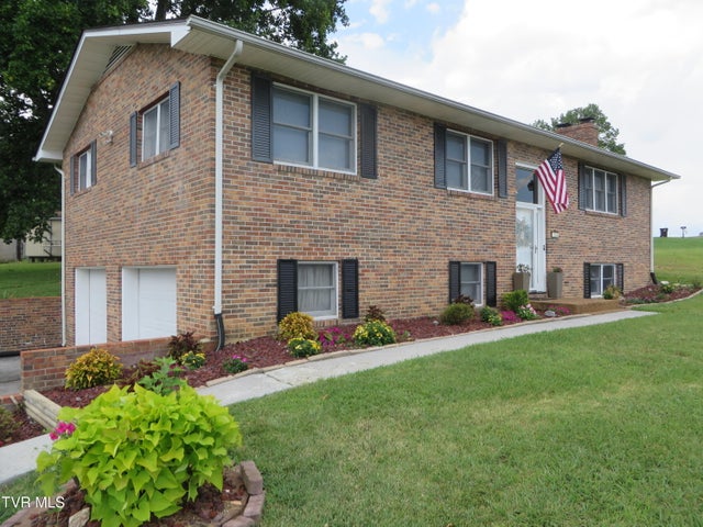 1st photo of 268 Scenic Drive