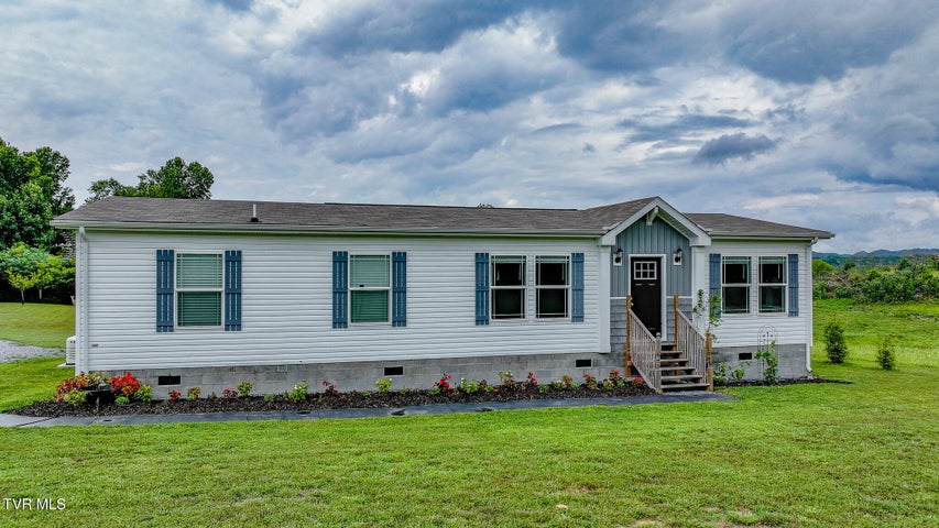 1st photo of 1615 Christian Bend Road