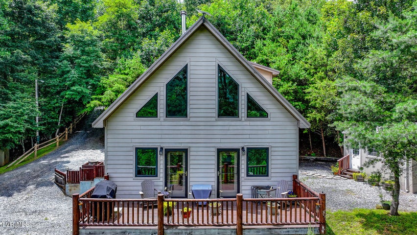 1st photo of 408 Eagle Ridge Road