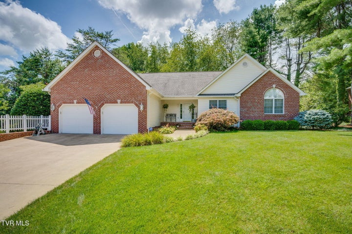 1st photo of 204 Amber Drive