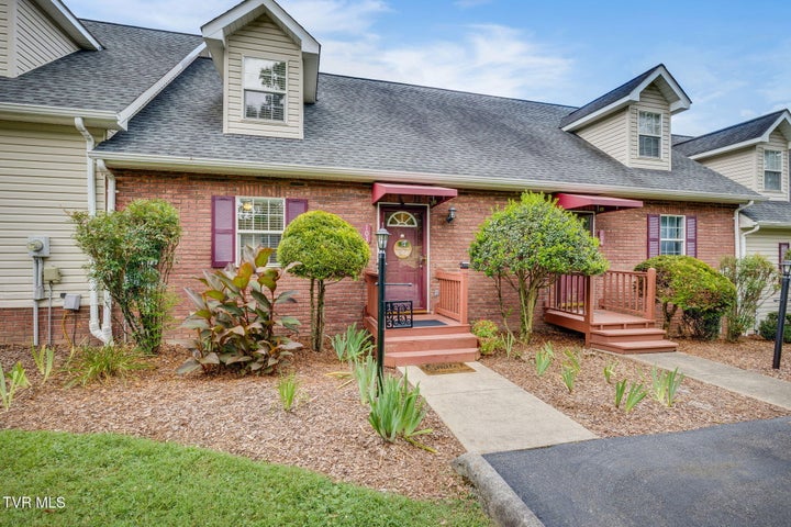 1st photo of 103 Hallbrook Drive