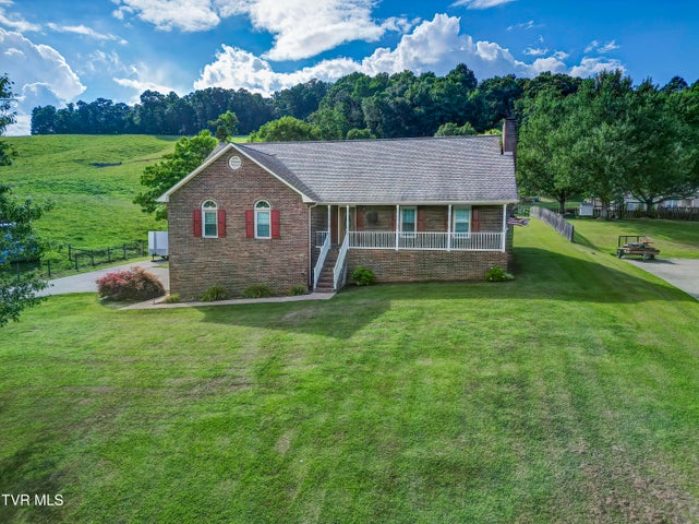 1st photo of 685 Valley Drive