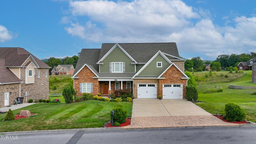 1st photo of 5028 Rose Gardens Circle
