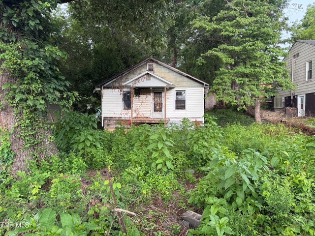 1st photo of 1810 Watauga Avenue
