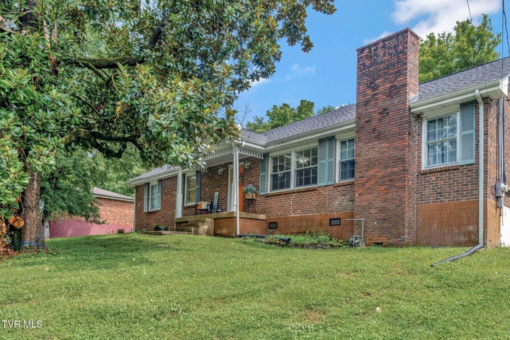1st photo of 157 Robinhood Circle