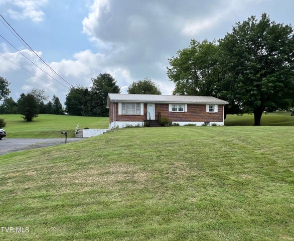 1st photo of 3999 Weaver Pike