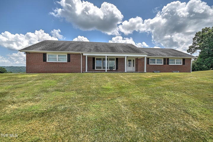 1st photo of 304 Quillen Terrace Circle