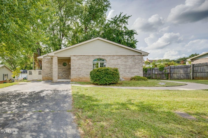 1st photo of 1009 Myrtle Avenue