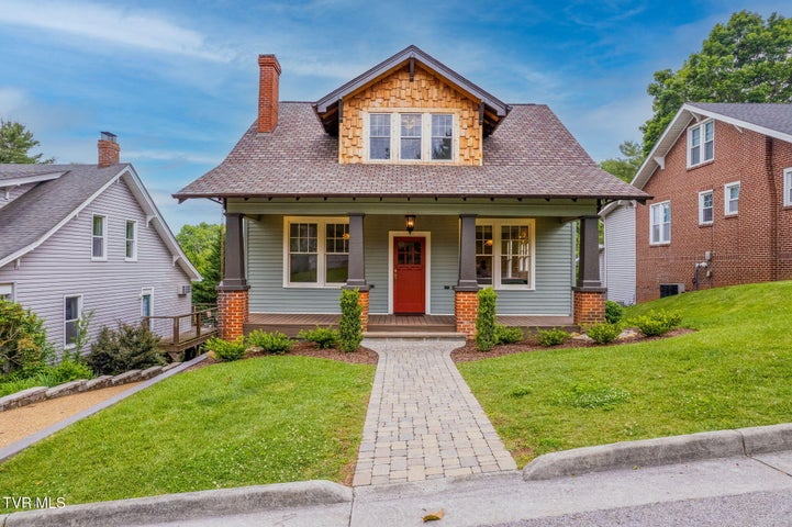 1st photo of 263 Oak Hill Street