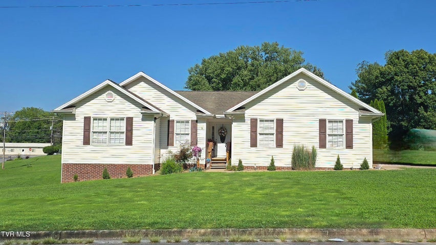 1st photo of 9 Lynn Terrace Court