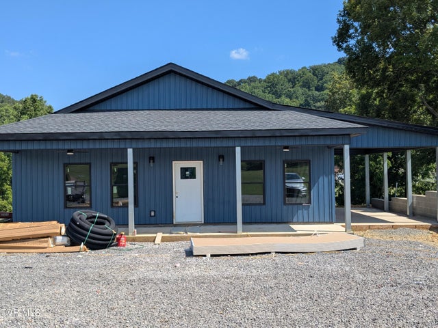 1st photo of 1805 Rock Springs Road