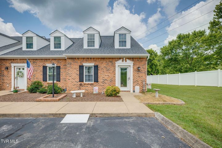 1st photo of 500 Hickory Road