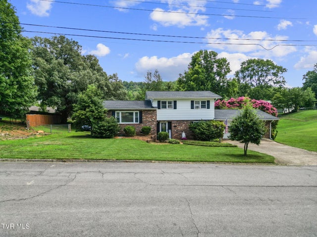 1st photo of 103 Edgewood Drive