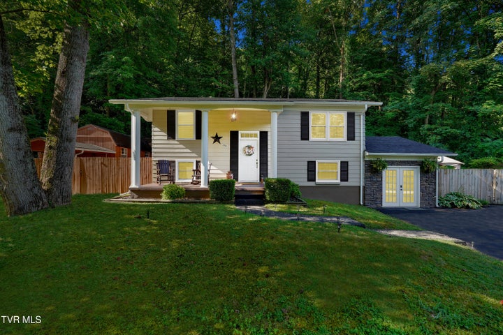 1st photo of 250 Wallens Ridge Boulevard