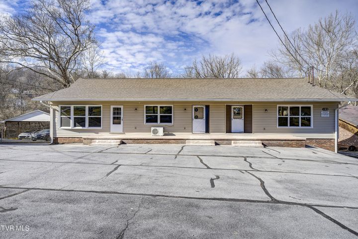 1st photo of 105 Brookfield Drive