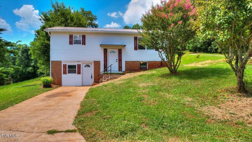 1st photo of 109 Pinnacle Drive