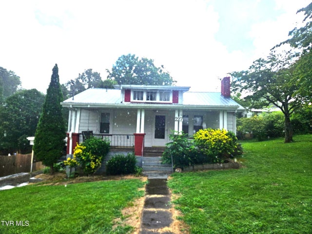 1st photo of 227 Jonesboro Drive