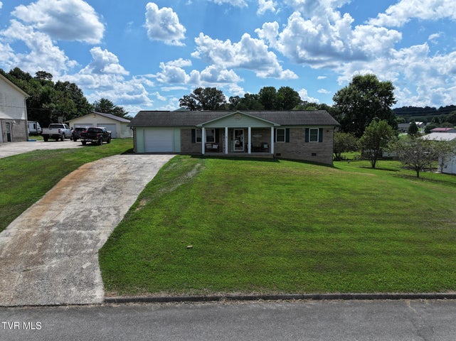 1st photo of 50 Pine Ridge Drive