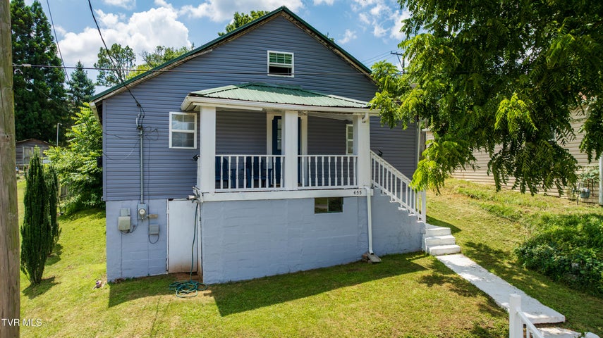 1st photo of 455 Westin Drive