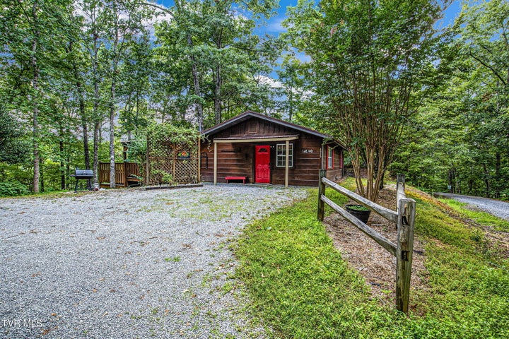1st photo of 2025 Ridgecrest Loop Lane