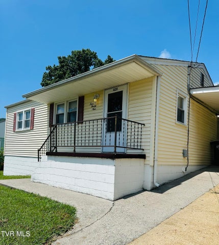 1st photo of 429 Wilma Street