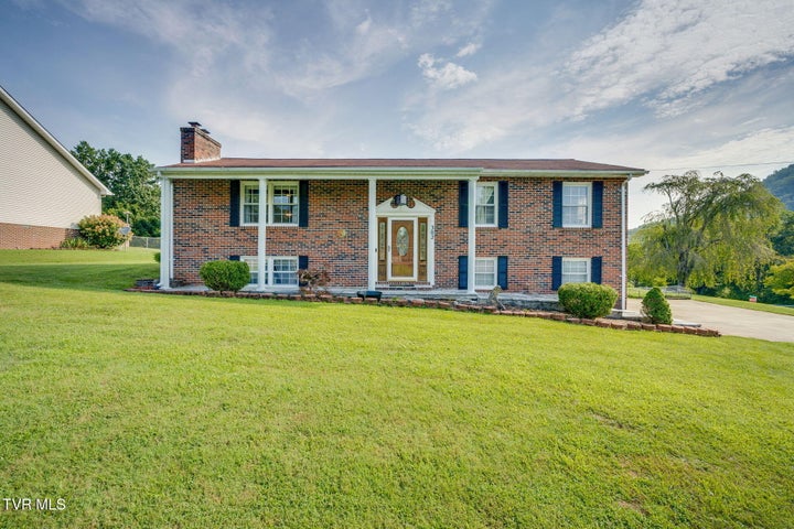 1st photo of 302 Carol Hill Drive