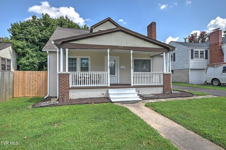 1st photo of 1677 Jefferson Avenue
