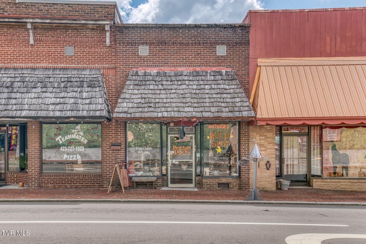 1st photo of 107 S Church St Street
